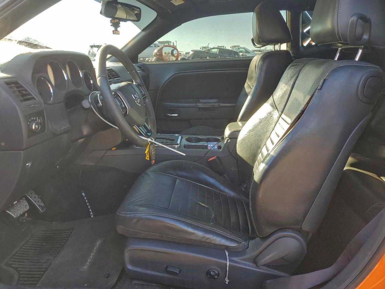 2012 Dodge Challenger R - Image 7