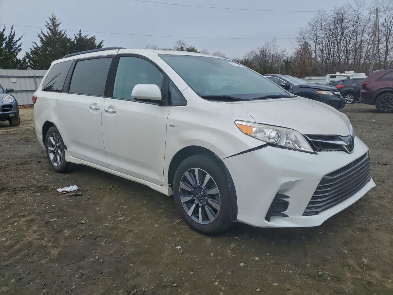 2019 Toyota Sienna Xle - Фото 4