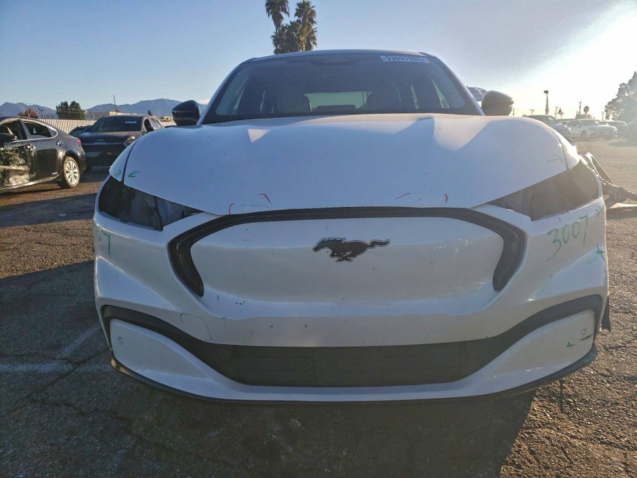 2021 Ford Mustang Mach-E Premium - Фото 5