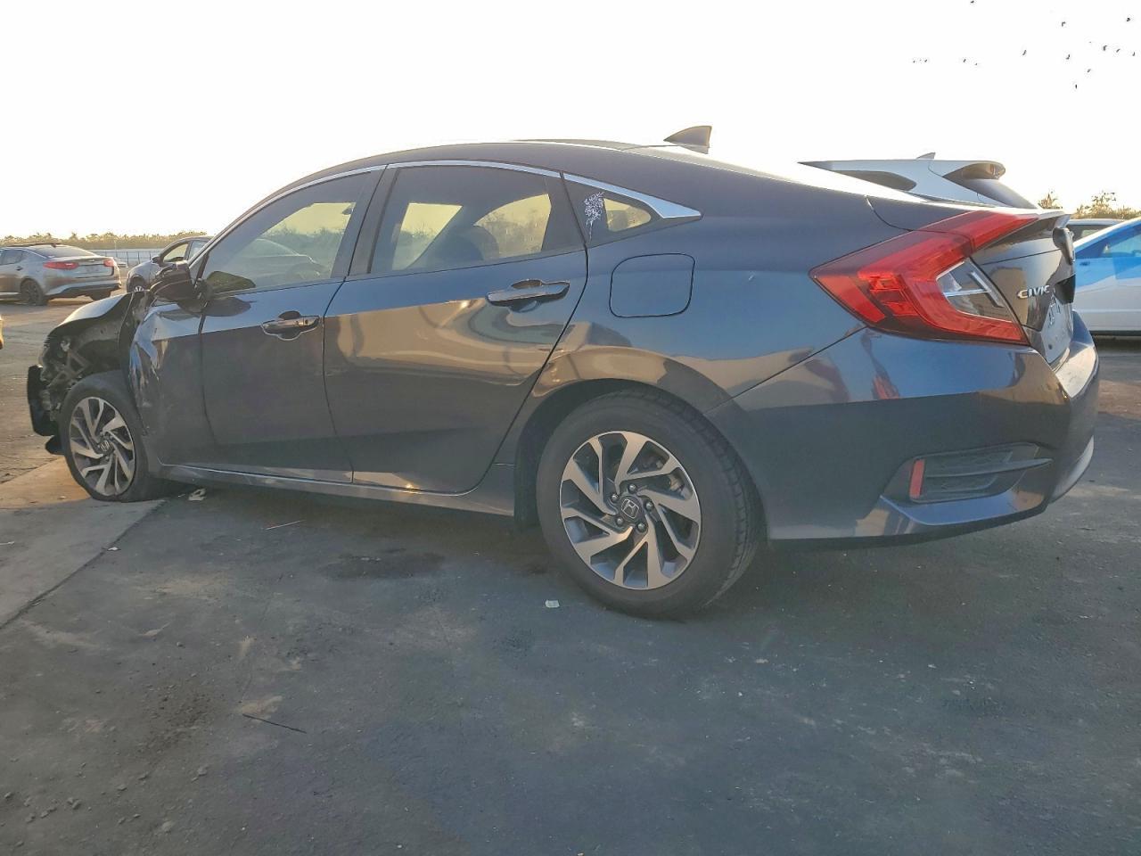 2018 Honda Civic Ex - Image 2