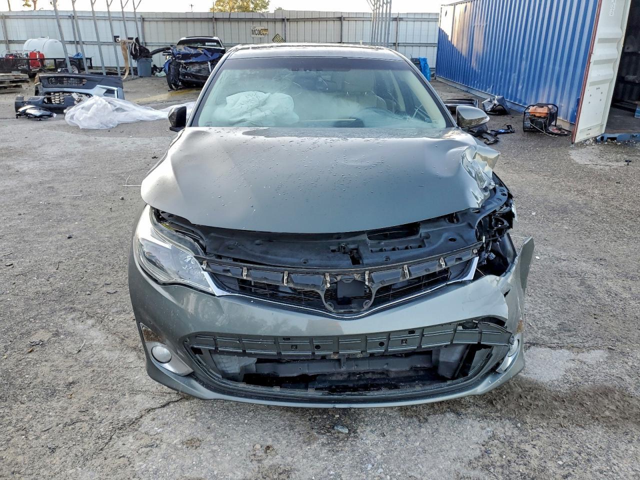 2013 Toyota Avalon Hybrid Limited - Image 5