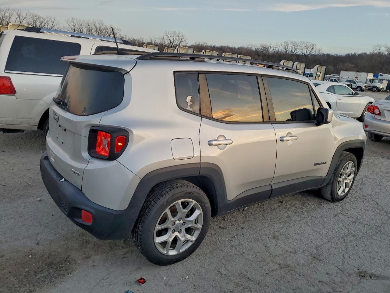 2018 Jeep Renegade Latitude - Фото 3