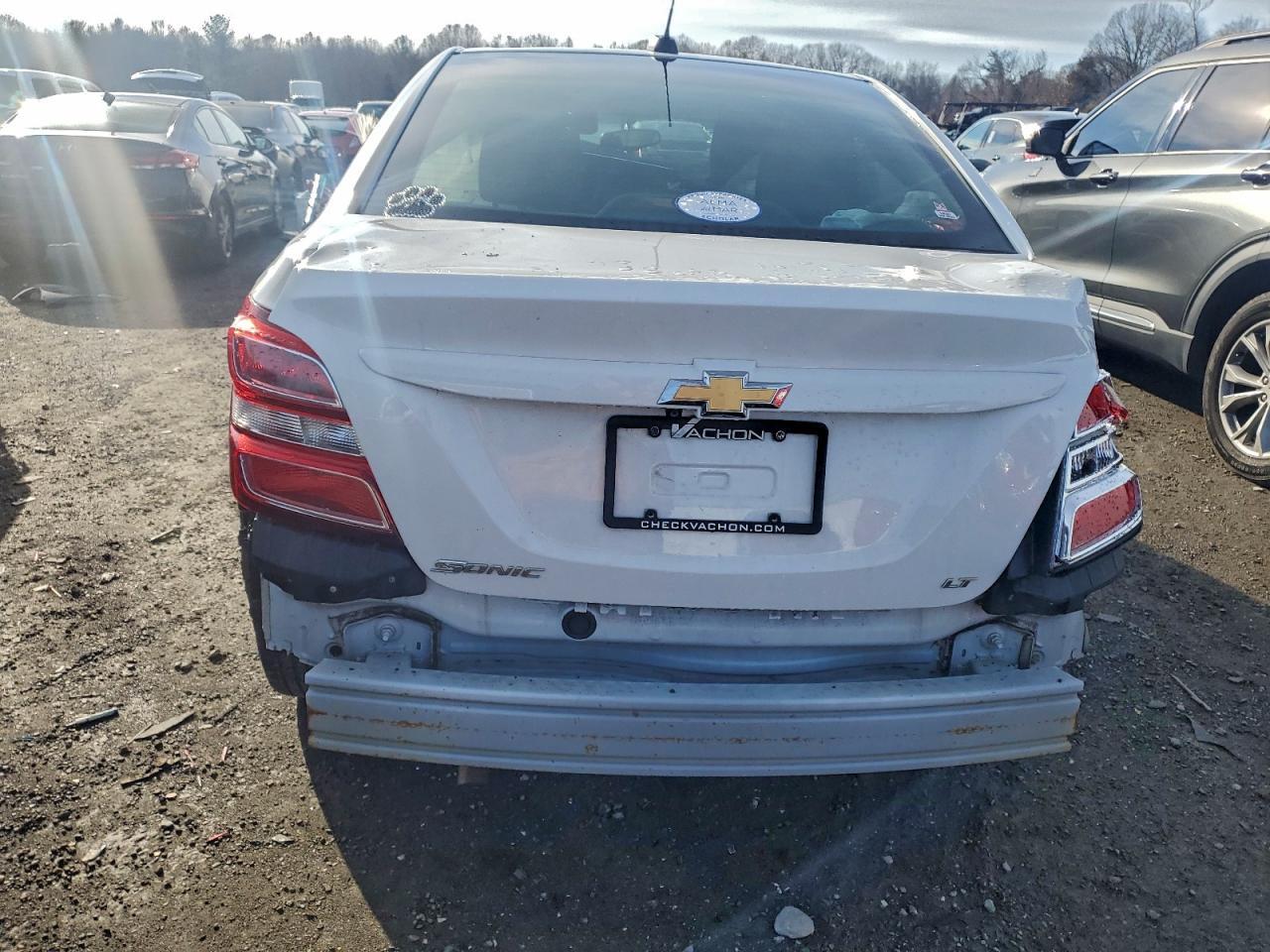 2018 Chevrolet Sonic Lt - Image 6