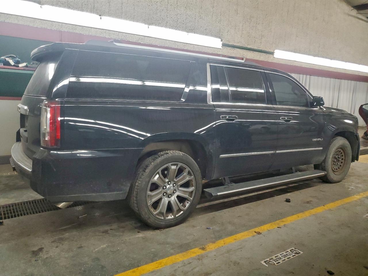 2016 GMC Yukon Xl Denali - Фото 3