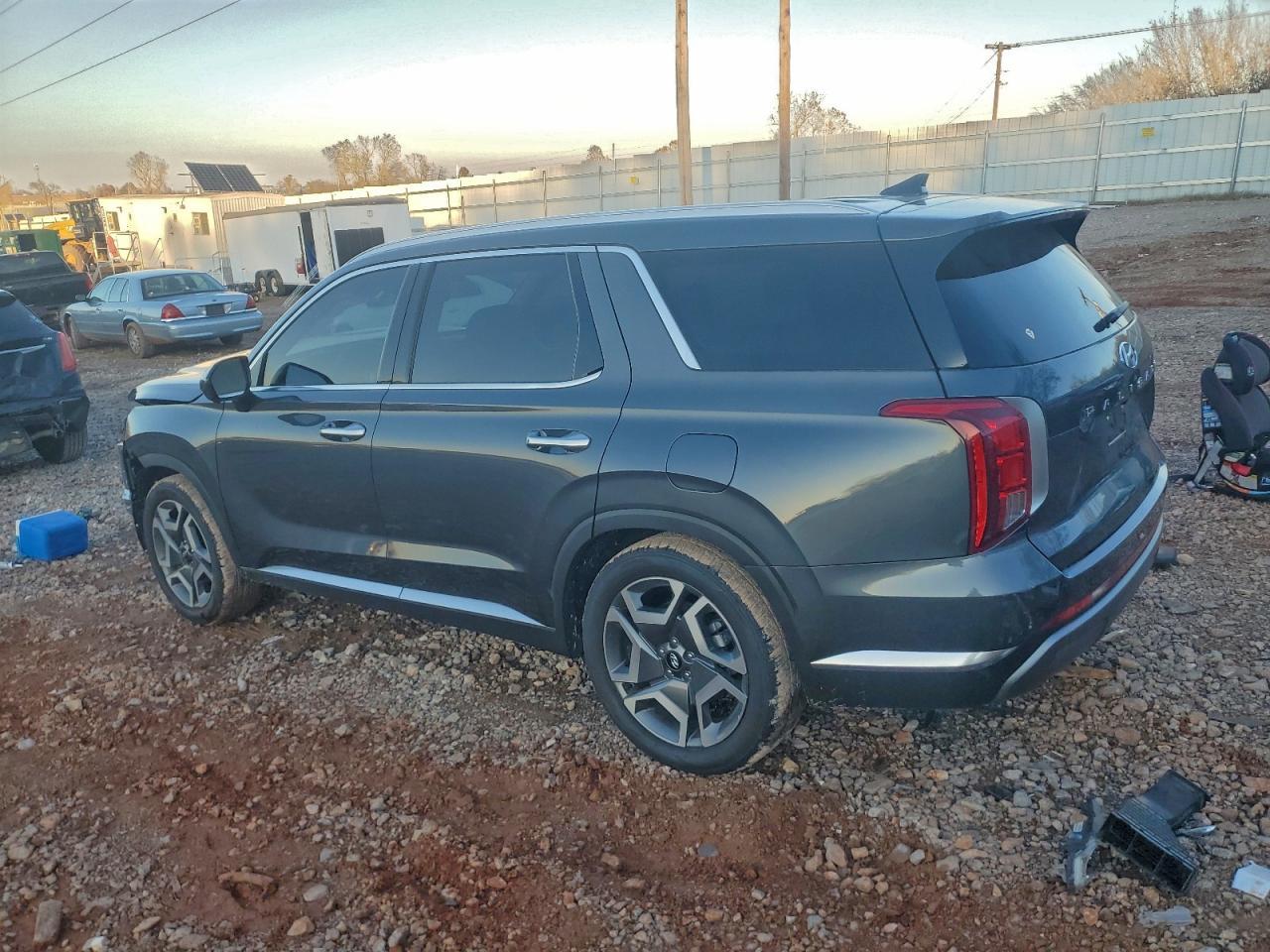 2023 Hyundai Palisade Limited - Image 2