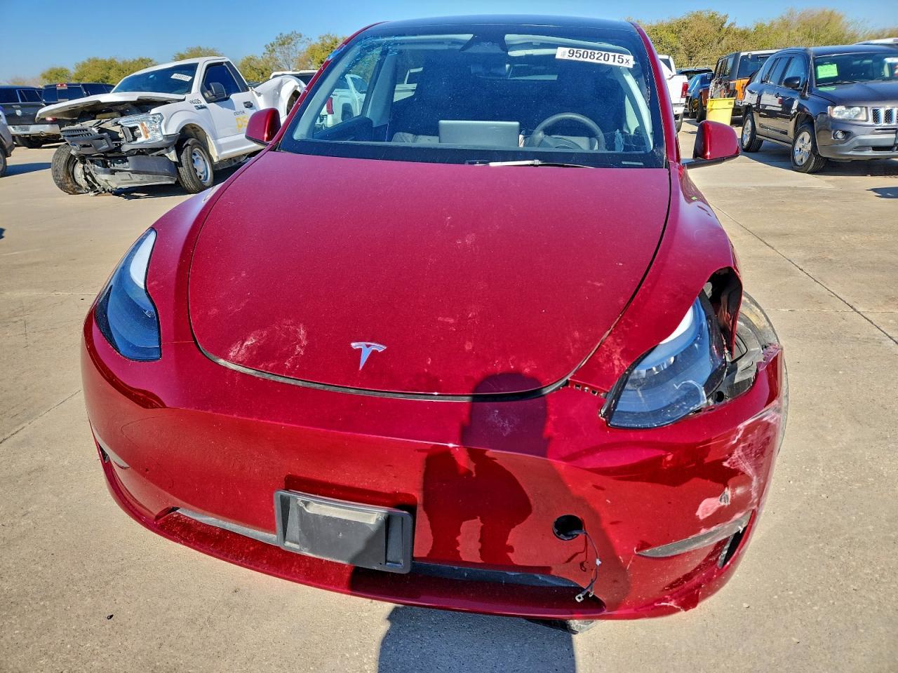 2025 Tesla Model Y - Фото 5