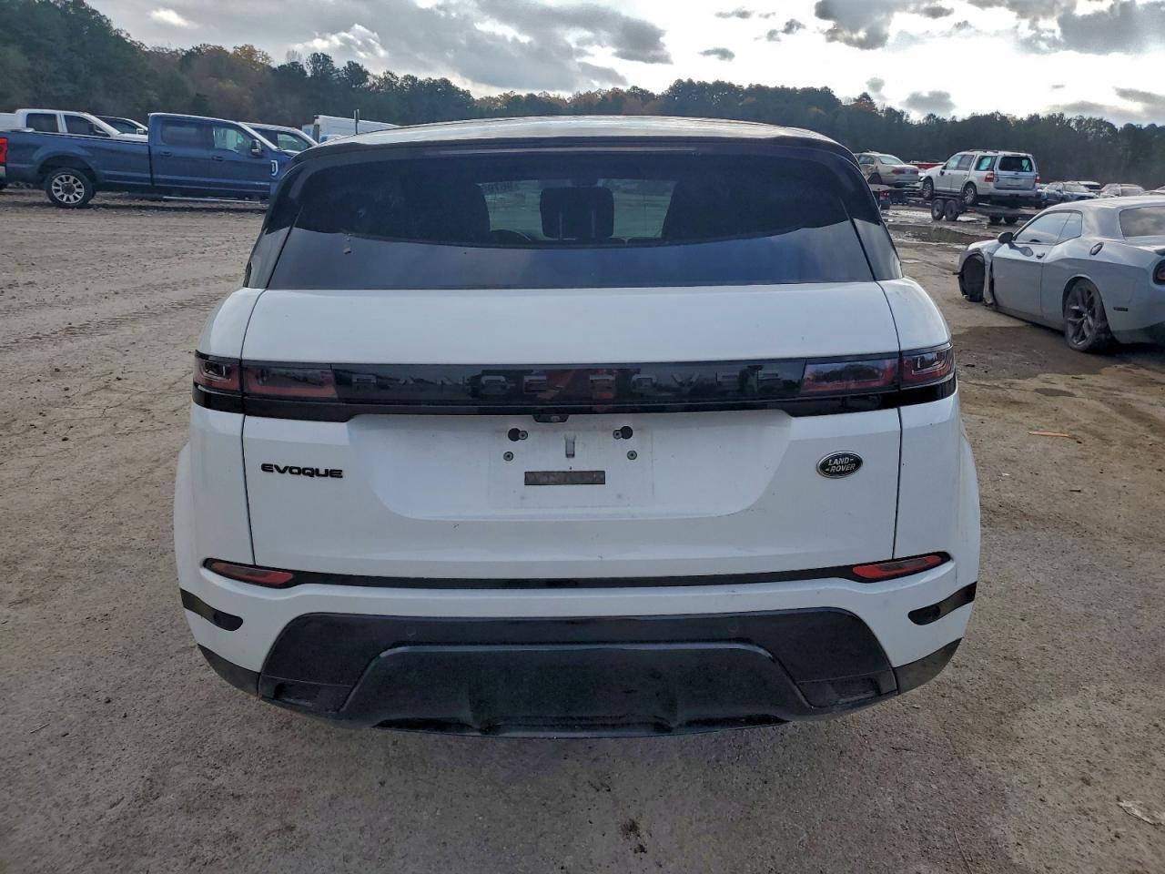 2022 Land Rover Range Rover Evoque R-Dynamic S - Image 6