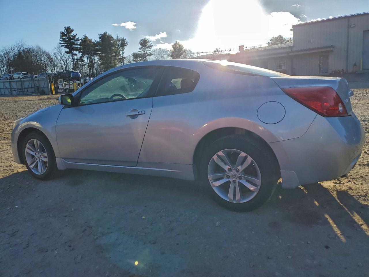 2012 Nissan Altima - Фото 2
