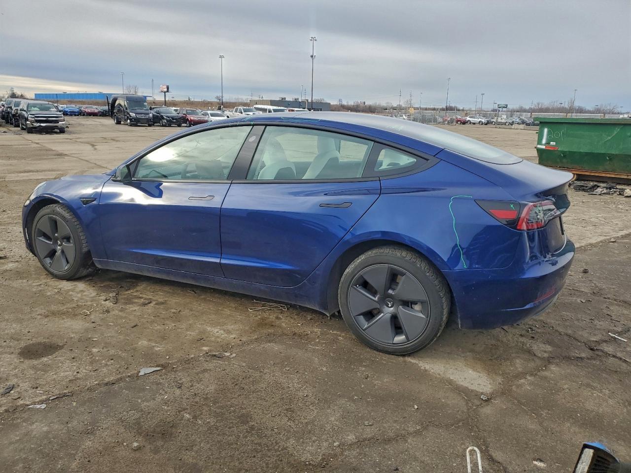 2023 Tesla Model 3 - Фото 2
