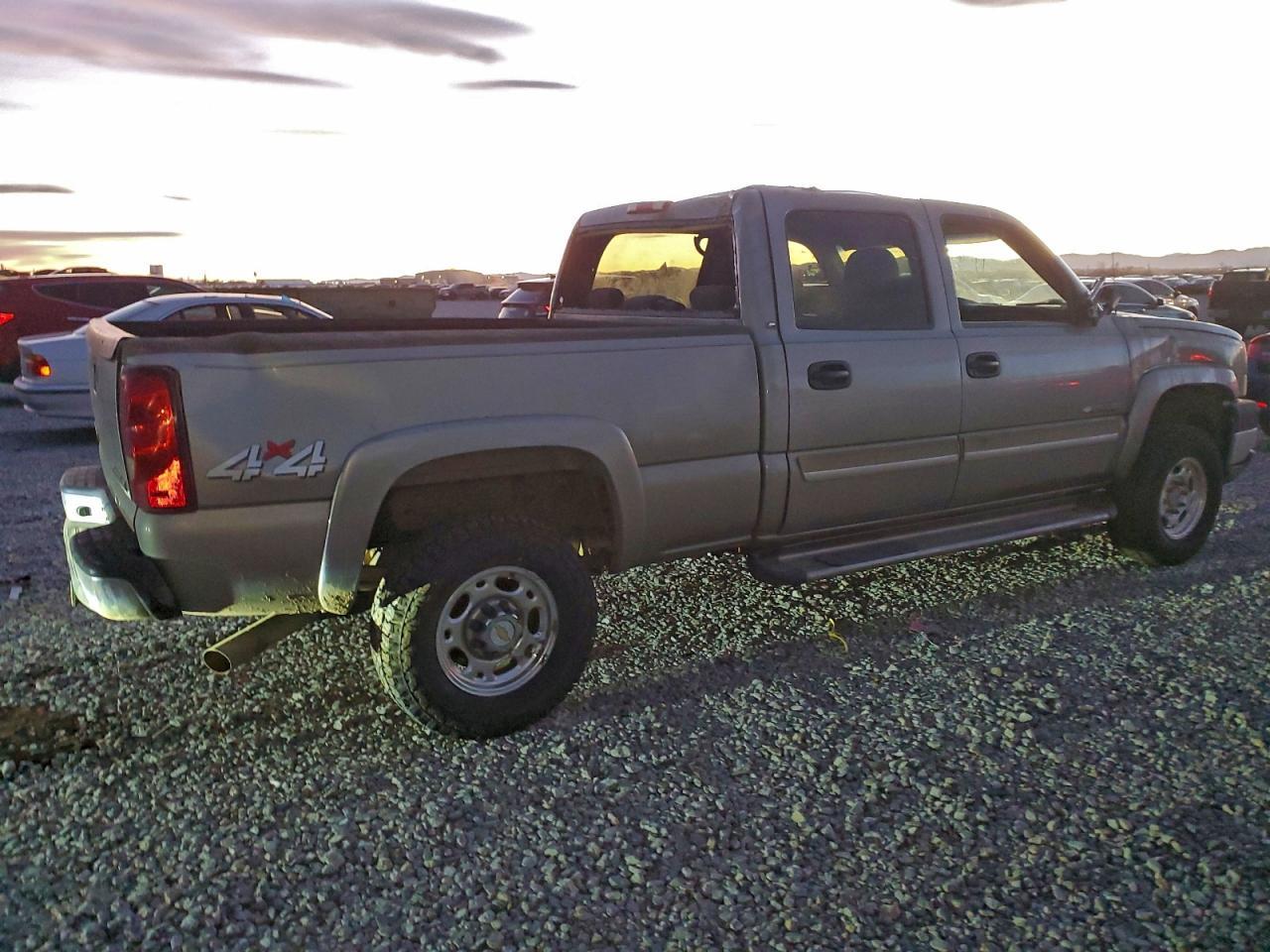 2003 Chevrolet Silverado K2500 Heavy Duty - Image 3