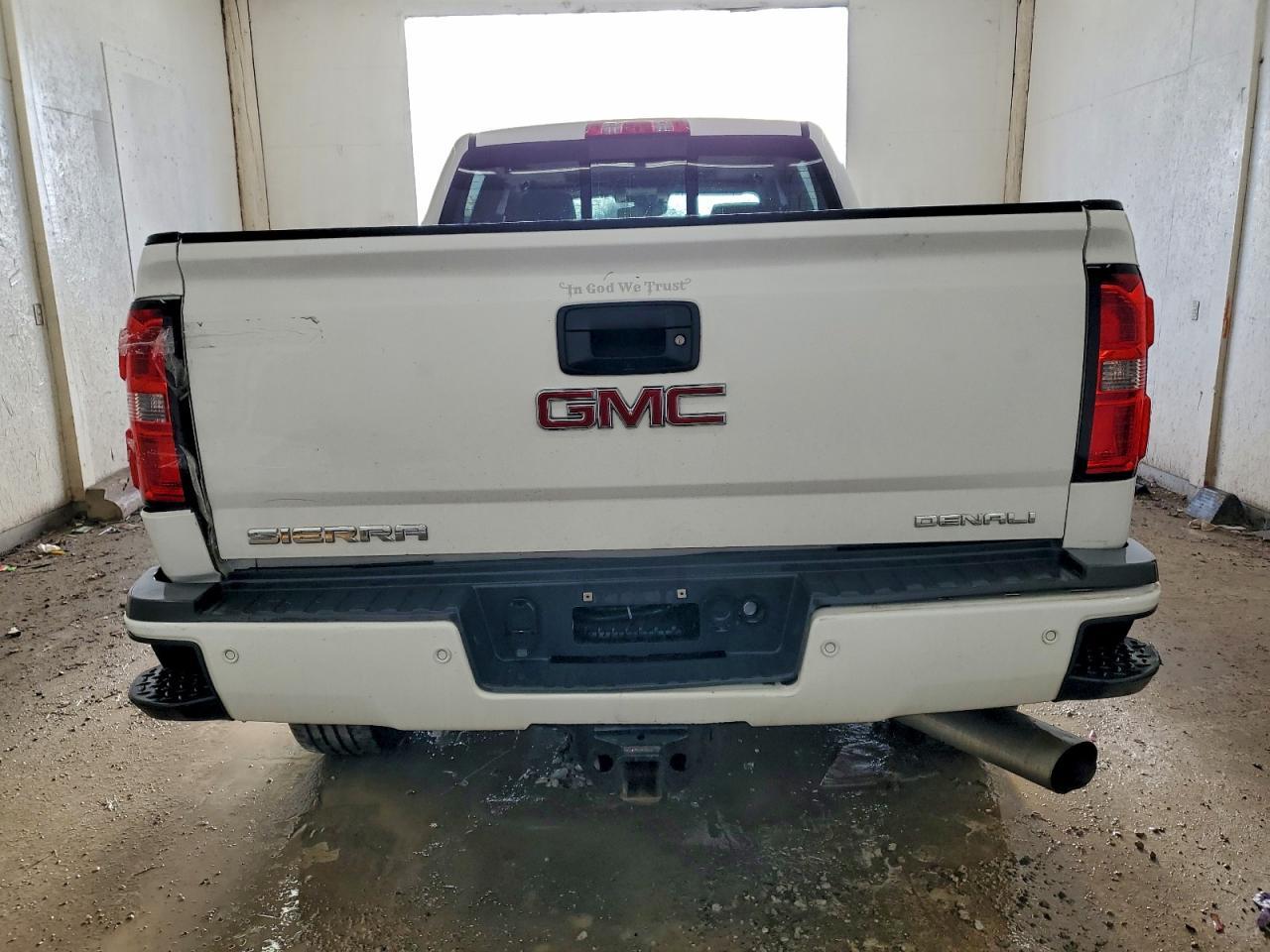 2015 GMC Sierra K2500 Denali - Image 6