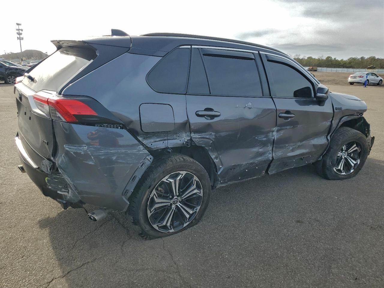 2023 Toyota Rav4 Prime Xse - Image 3