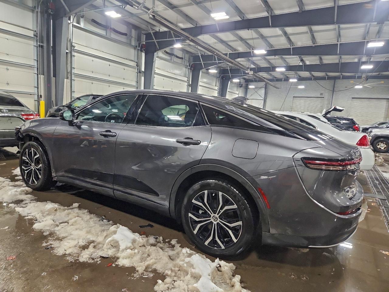 2023 Toyota Crown Xle - Image 2