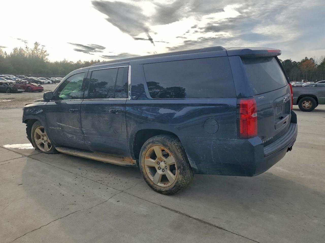 2019 Chevrolet Suburban C1500 Lt - Фото 2
