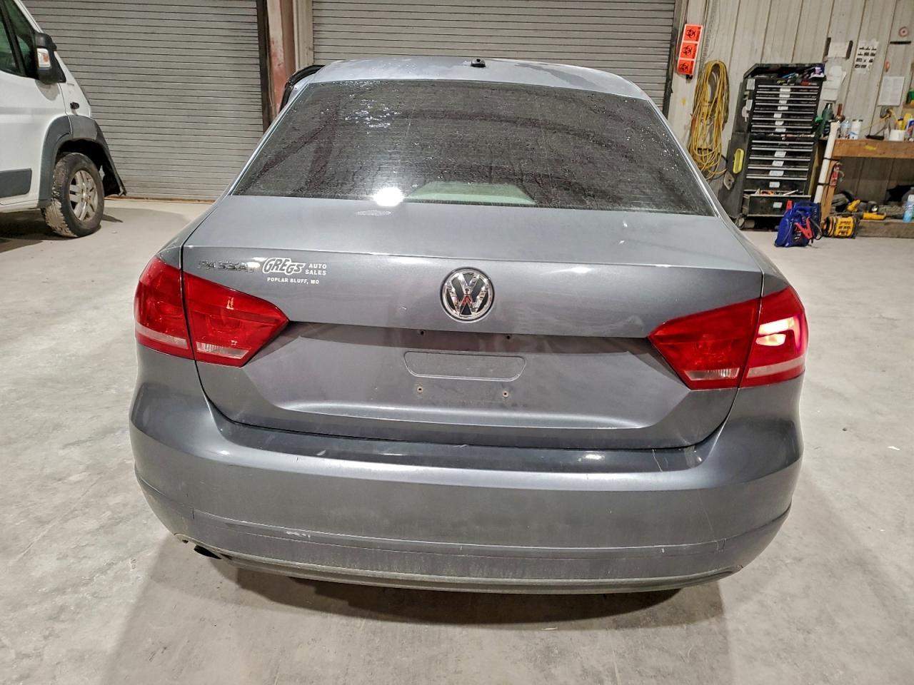 2013 Volkswagen Passat S - Фото 6