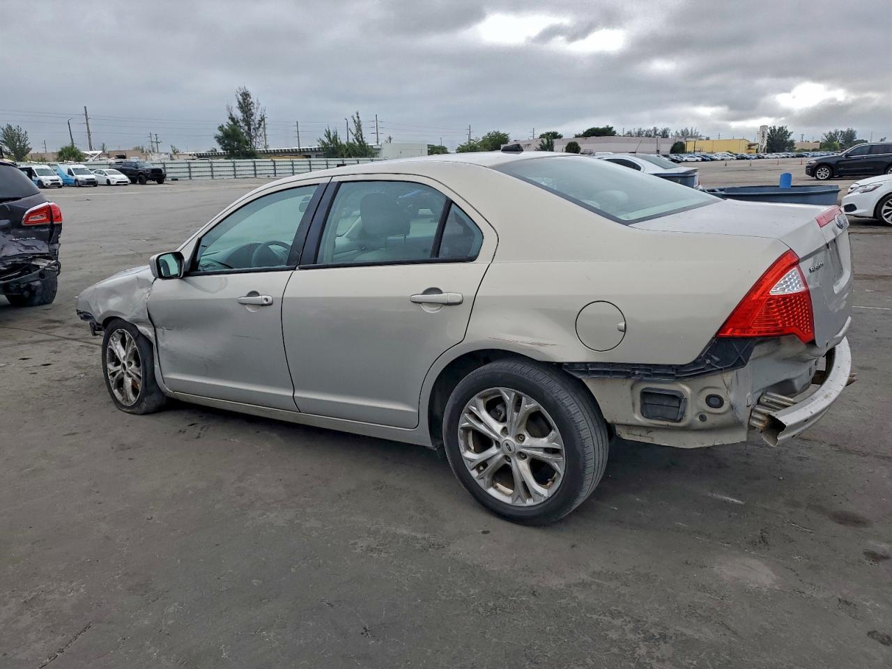 2010 Ford Fusion S - Фото 2