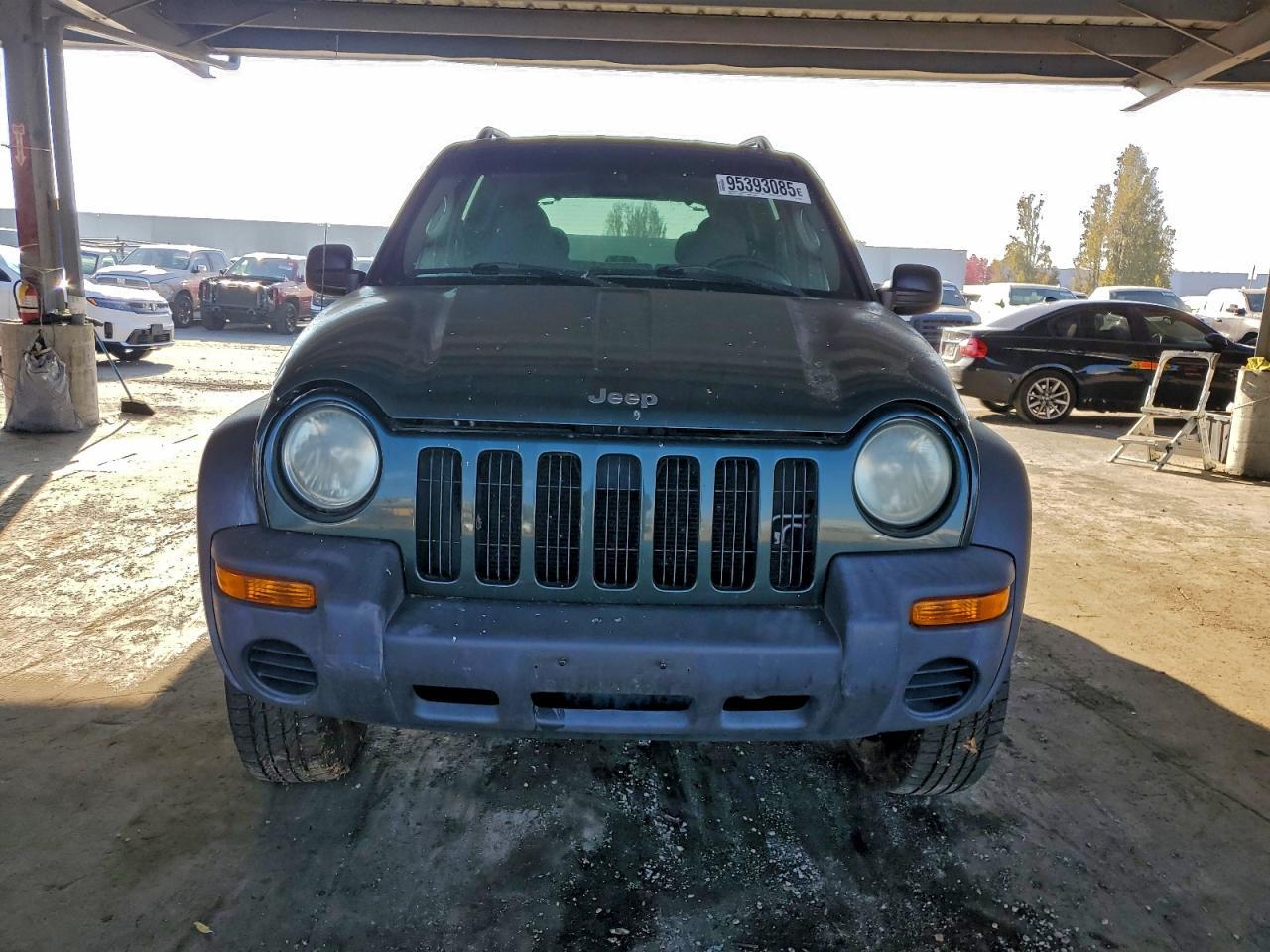 2002 Jeep Liberty Sport - Фото 5