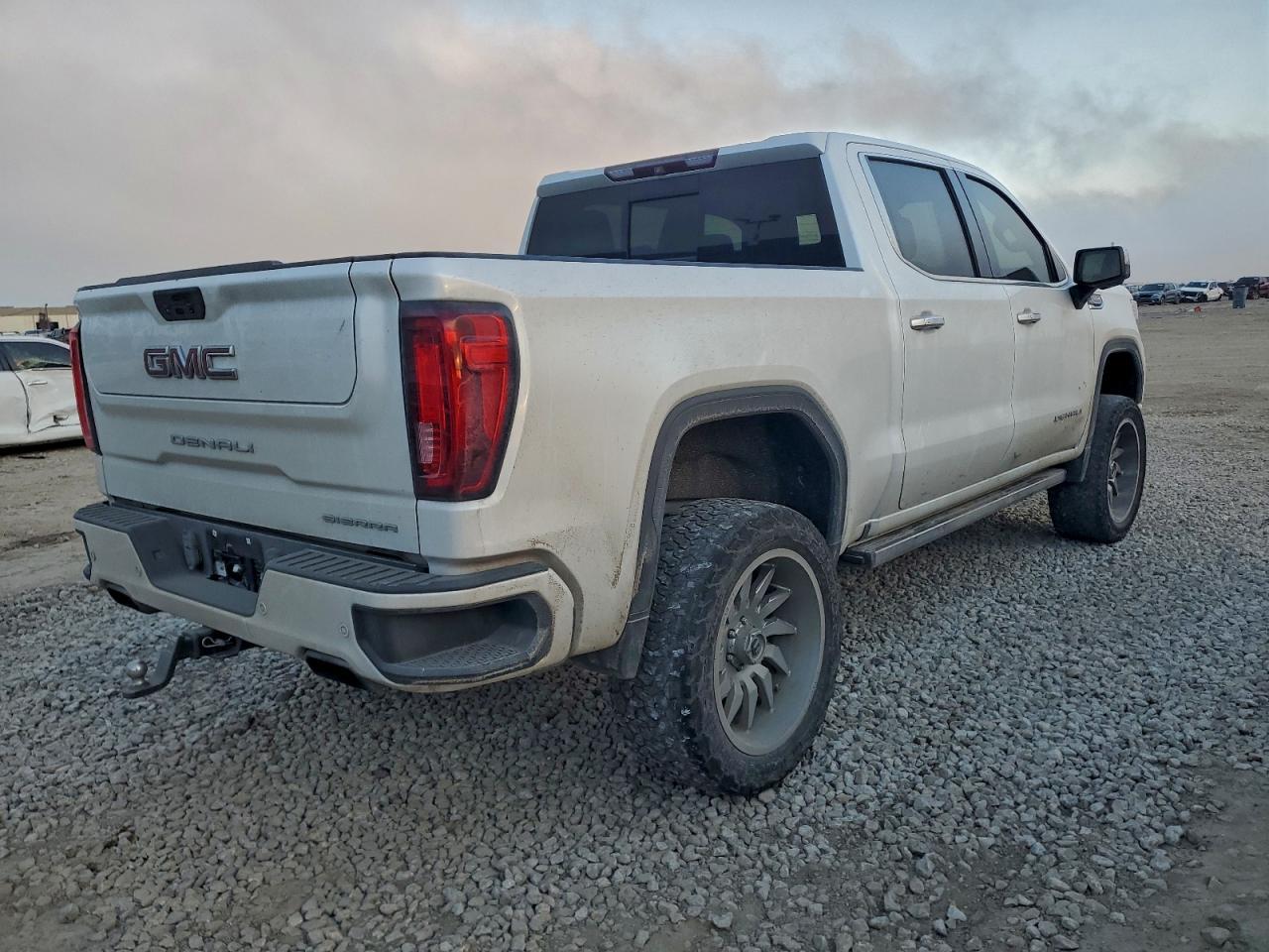 2019 GMC Sierra K1500 Denali - Image 3