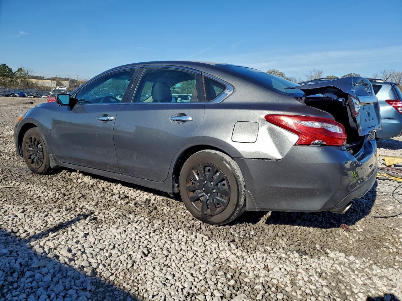 2017 Nissan Altima 2.5 S - Фото 2