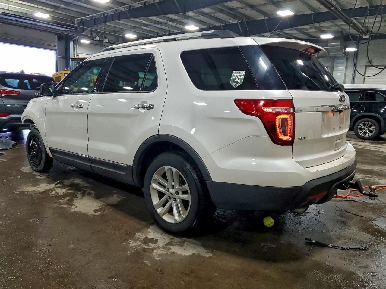 2014 Ford Explorer Xlt - Image 2