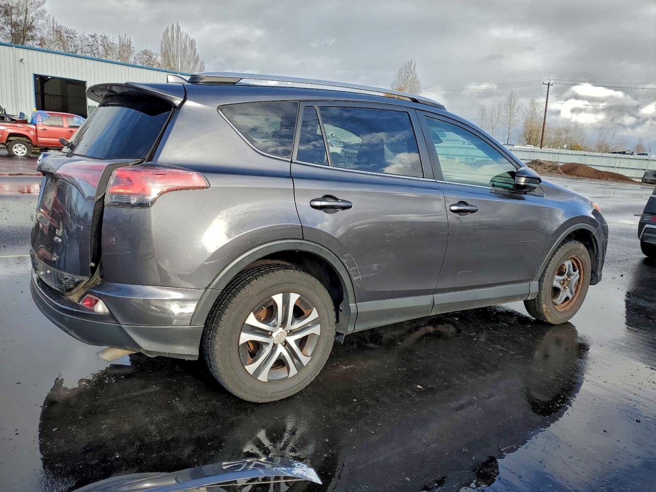 2017 Toyota Rav4 Le - Фото 3