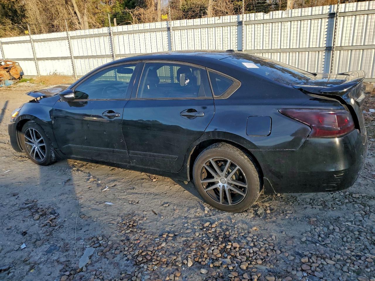2015 Nissan Altima 2.5 - Image 2