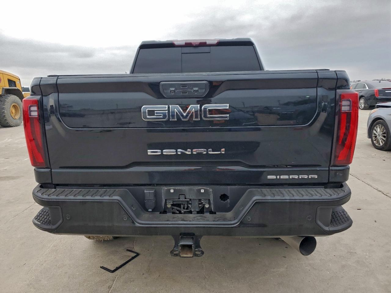 2024 GMC Sierra K2500 Denali Ultimate - Image 6