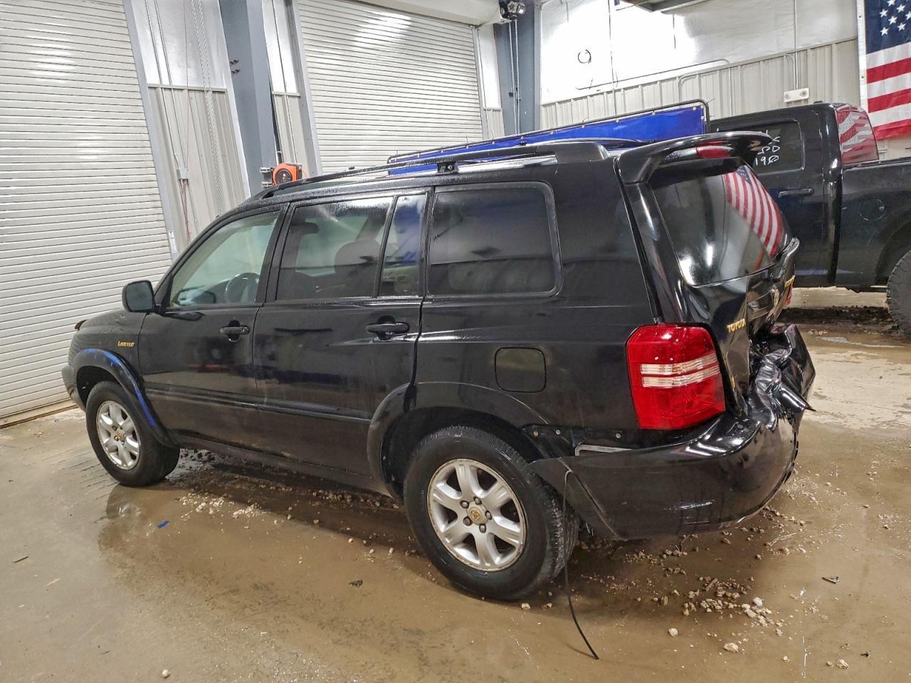 2003 Toyota Highlander Limited - Image 2