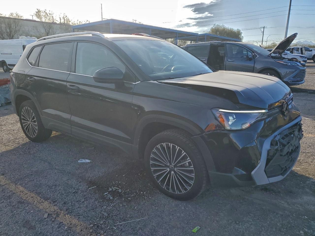 2025 Volkswagen Taos Se - Фото 4