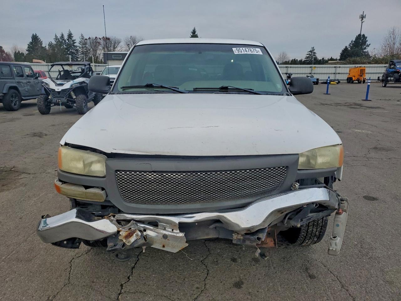 2003 GMC New Sierra C1500 - Image 5