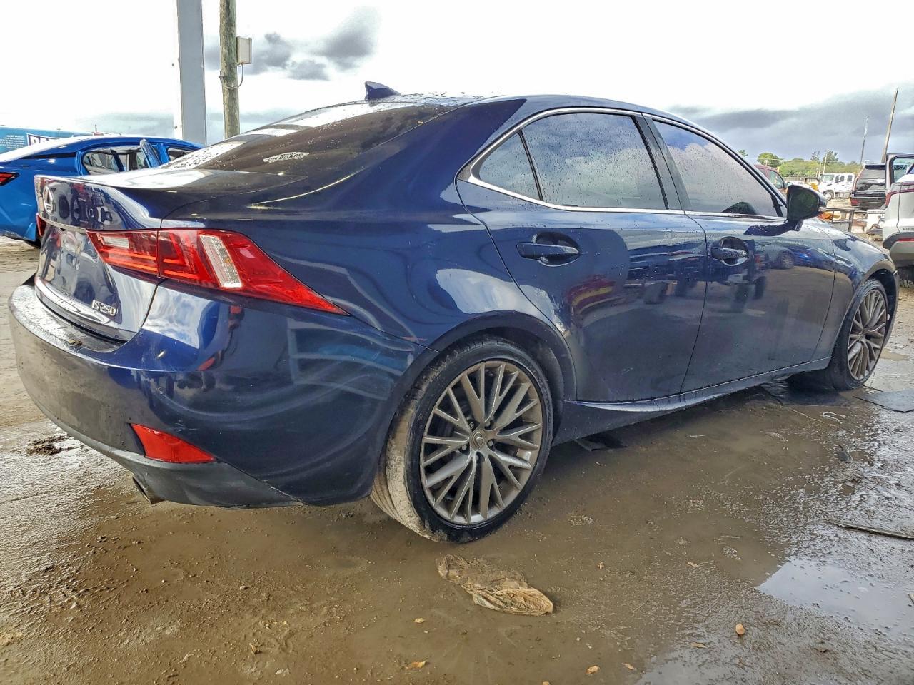 2014 Lexus Is 250 - Image 3