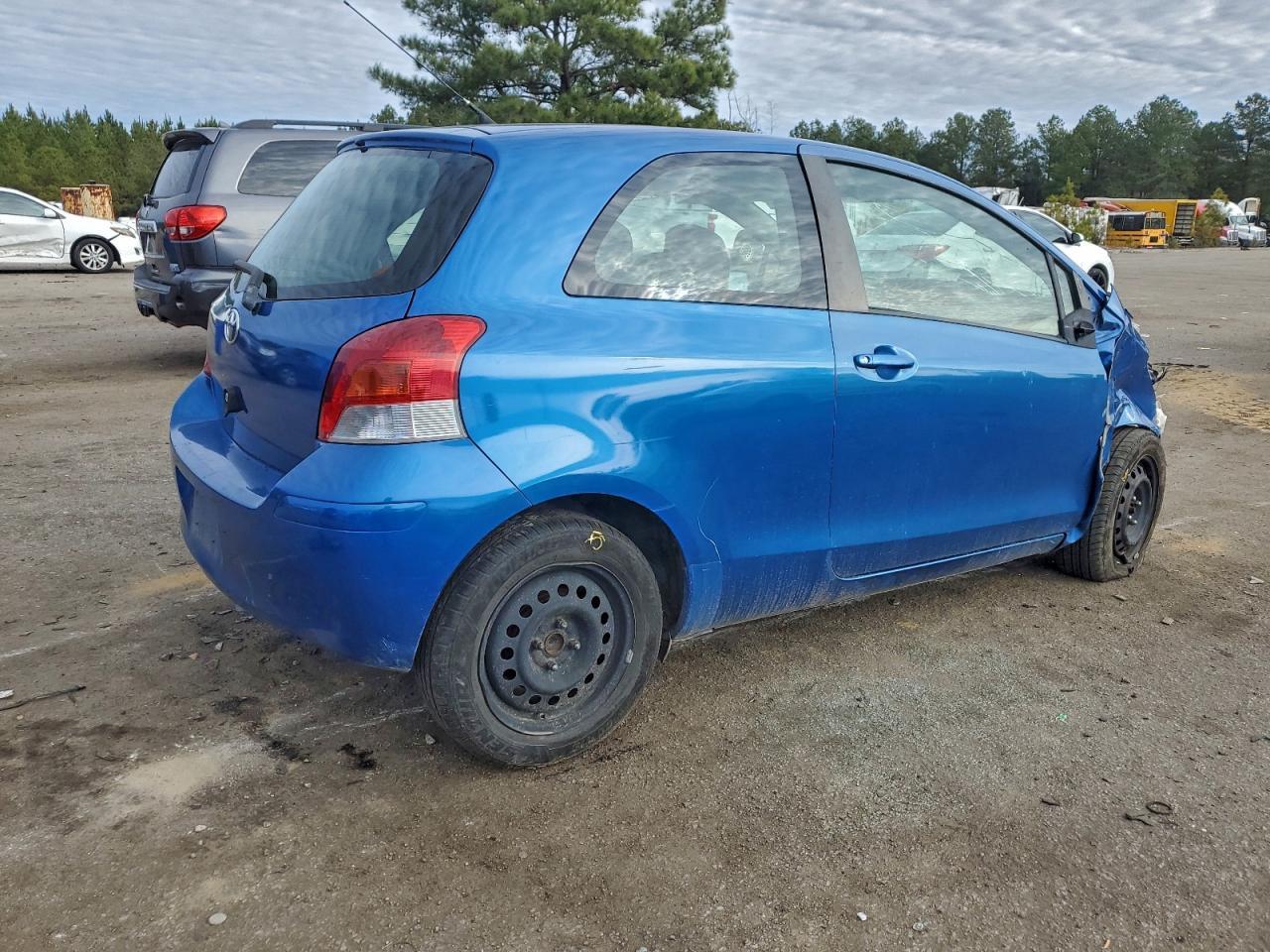 2010 Toyota Yaris - Image 3
