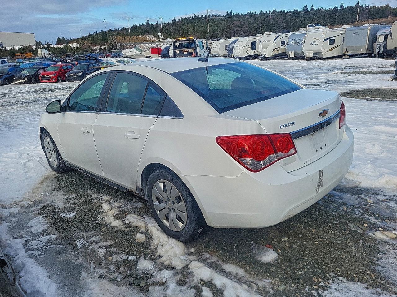 2014 Chevrolet Cruze Lt - Image 2