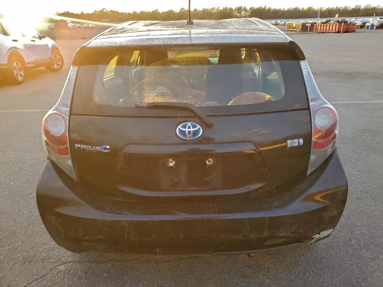 2013 Toyota Prius C - Фото 6