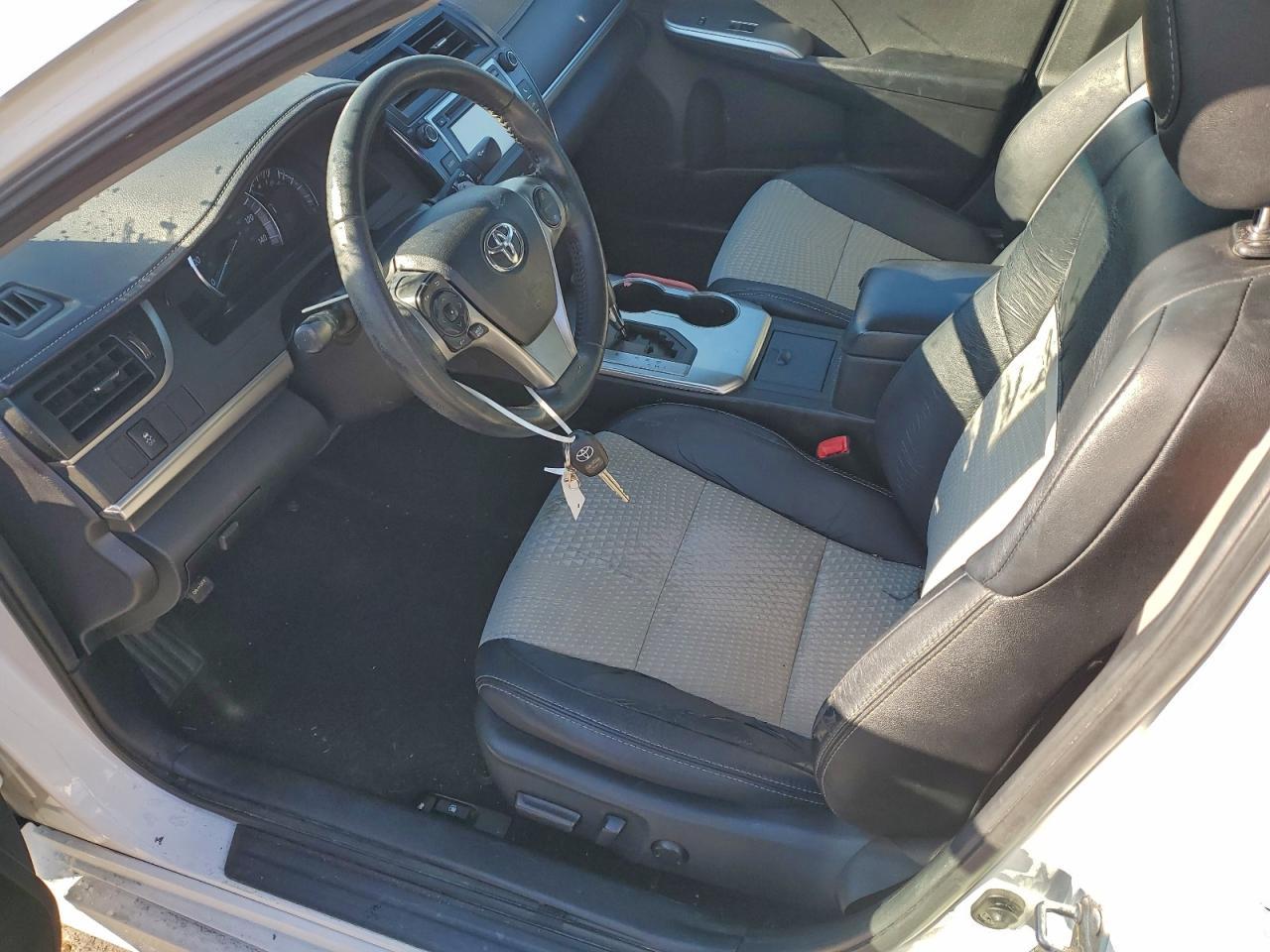 2014 Toyota Camry L - Фото 7