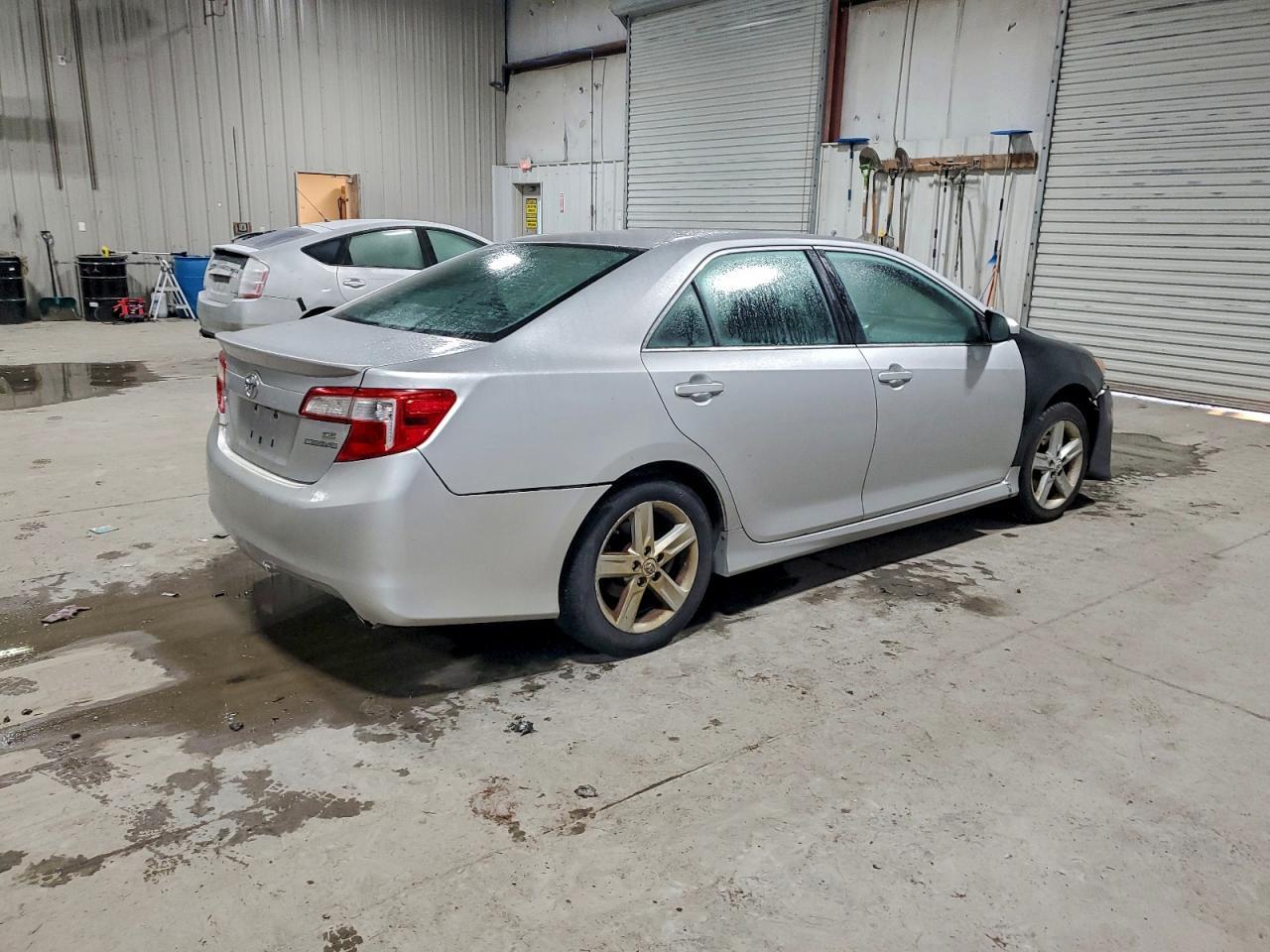 2012 Toyota Camry Se - Фото 3
