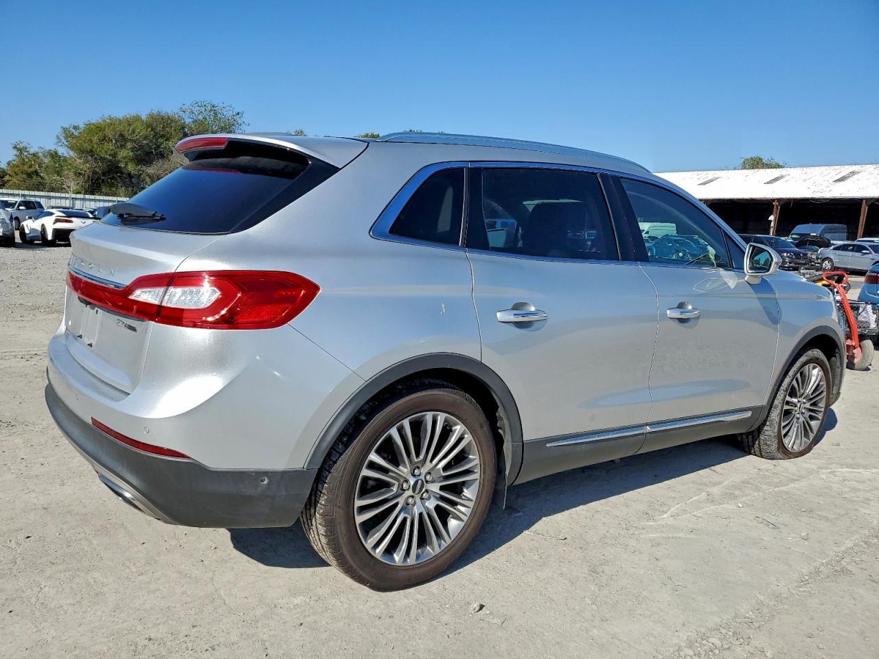 2016 Lincoln Mkx Reserve - Image 3