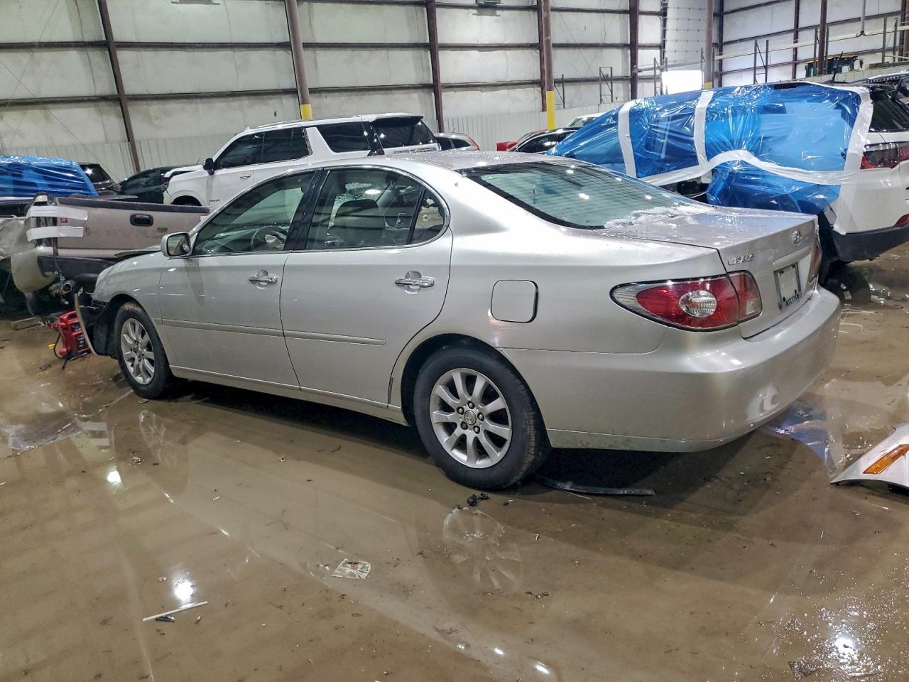 2002 Lexus Es 300 - Image 2