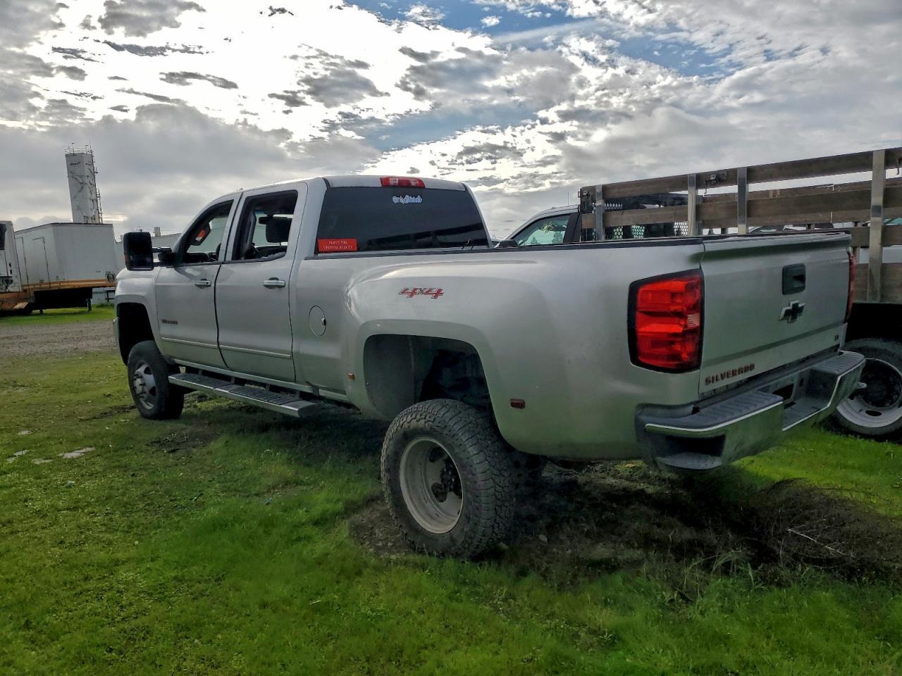 2016 Chevrolet Silverado K3500 Lt - Image 2