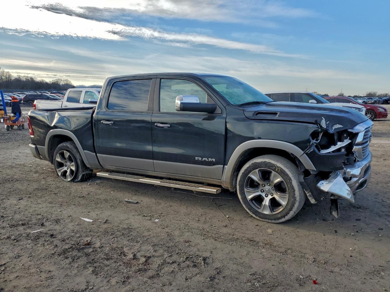 2019 Ram 1500 Laramie - Фото 4