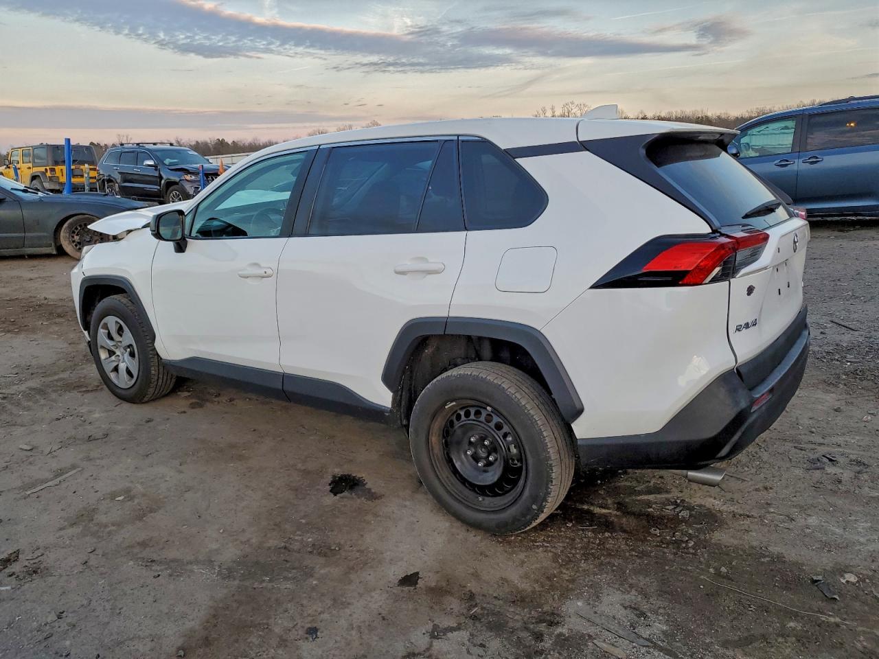 2023 Toyota Rav4 Le - Фото 2