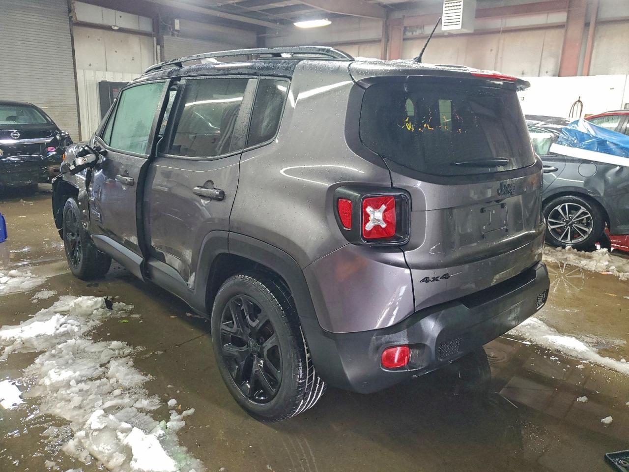 2016 Jeep Renegade Latitude - Image 2