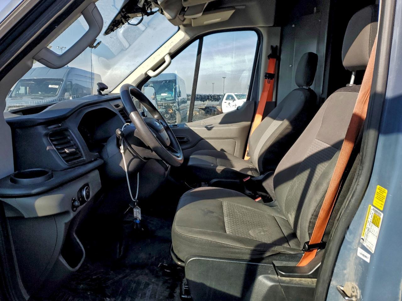2020 Ford Transit T-250 - Cargo Van *** Prior Fleet *** - Фото 7