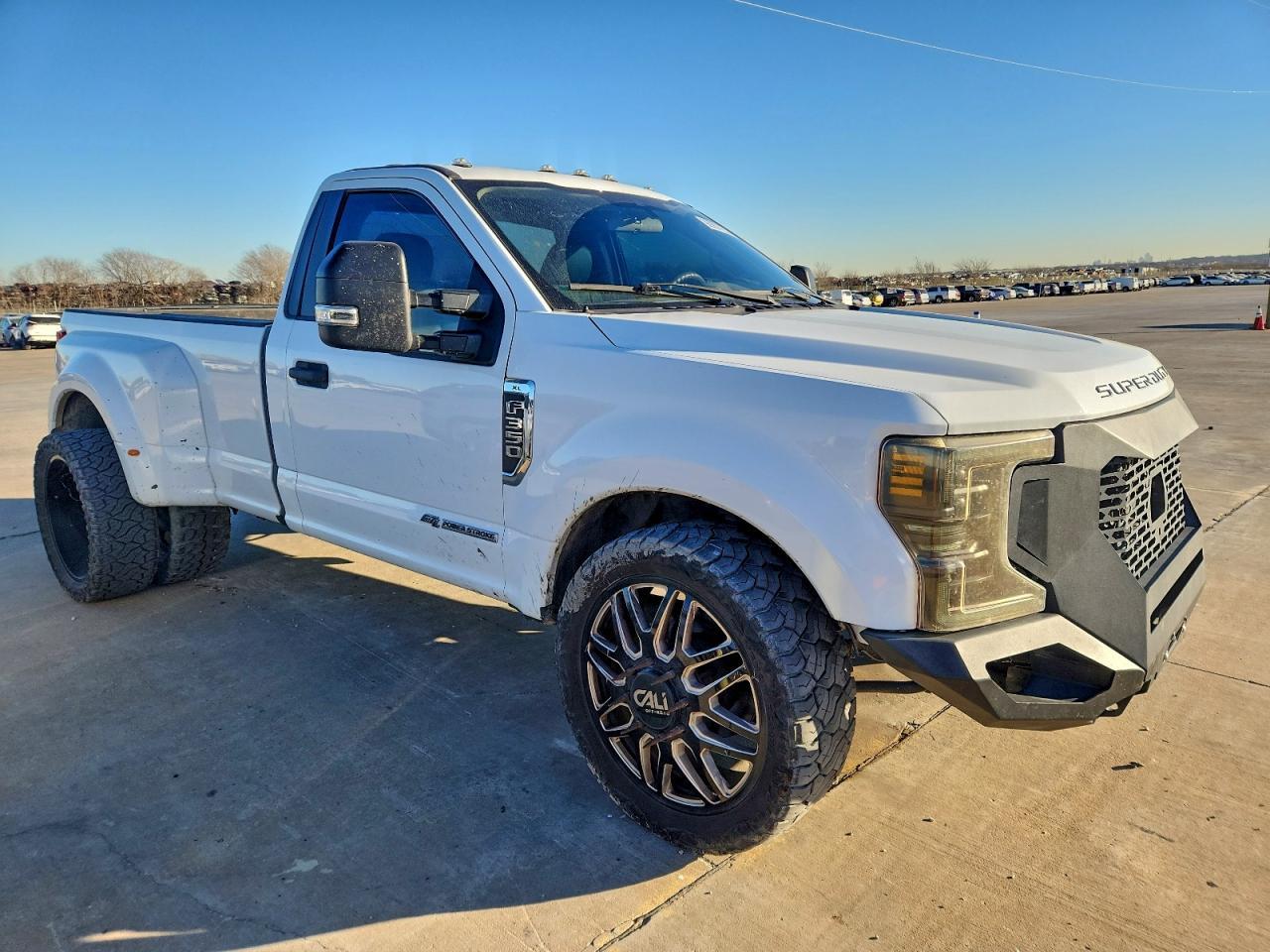 2022 Ford F350 Super Duty - Фото 4