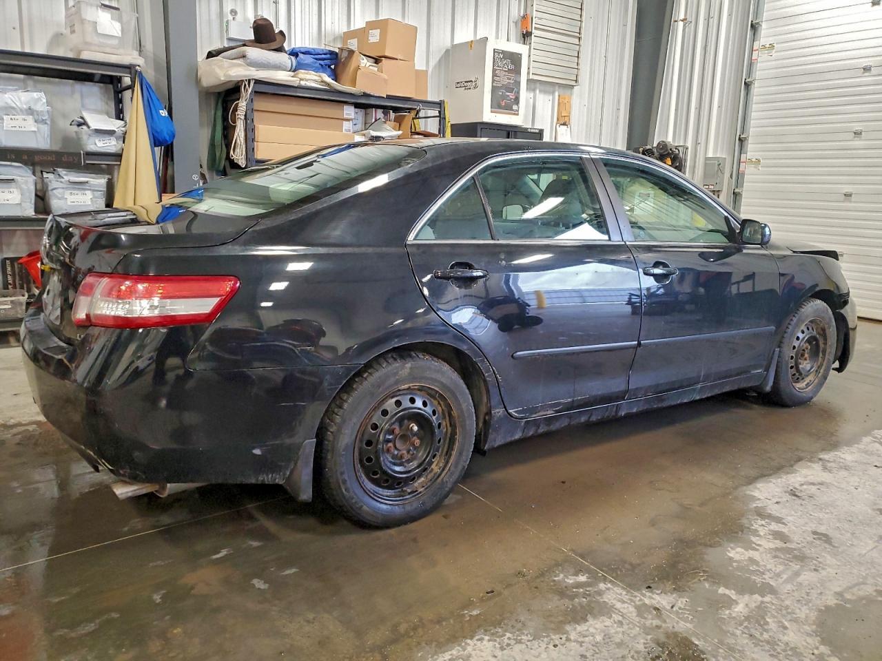 2010 Toyota Camry Base - Фото 3