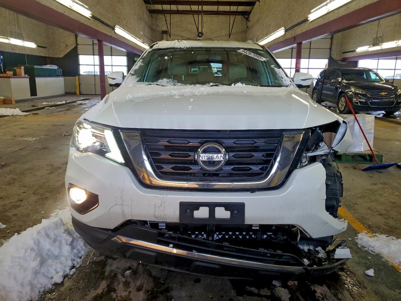 2017 Nissan Pathfinder S - Image 5