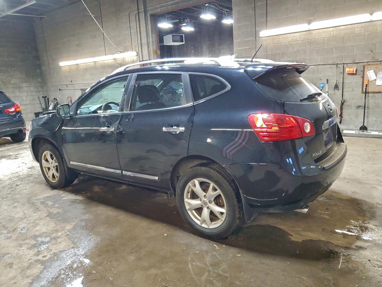 2011 Nissan Rogue S - Фото 2