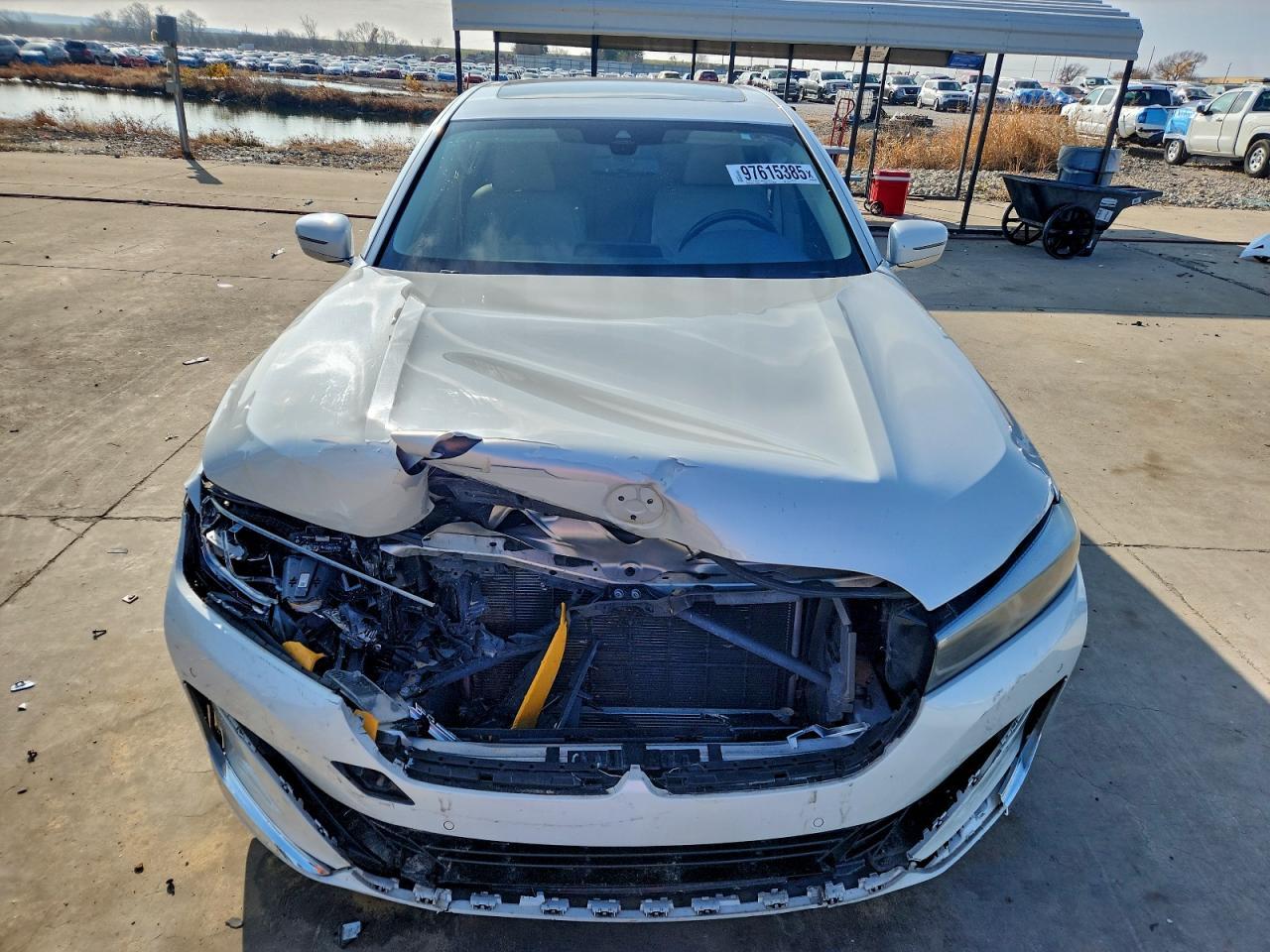 2020 BMW 740 I - Фото 5