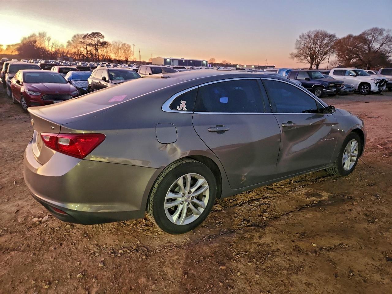 2018 Chevrolet Malibu Lt - Image 3