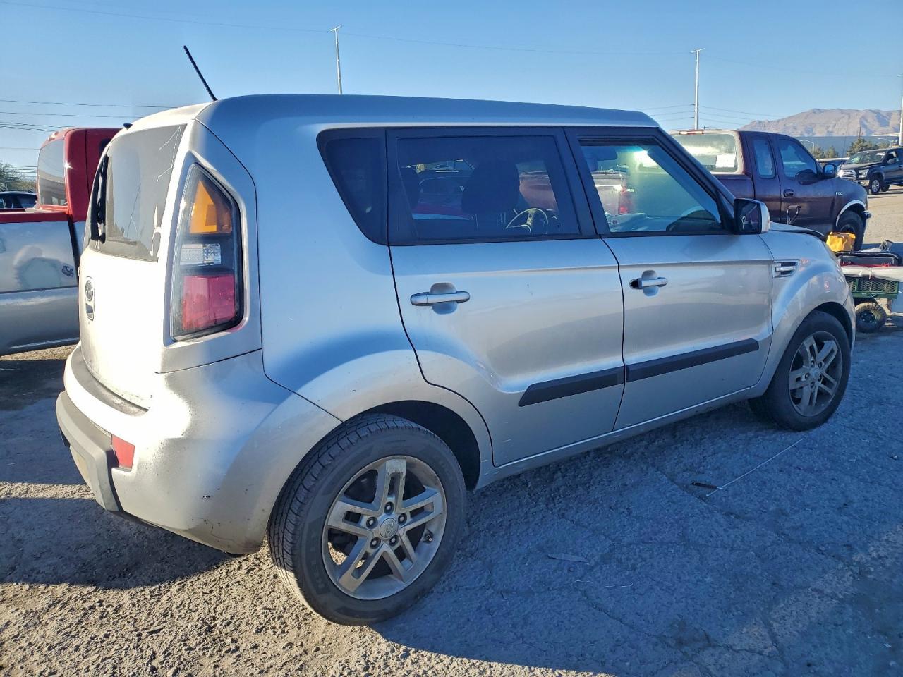 2011 Kia Soul + - Фото 3